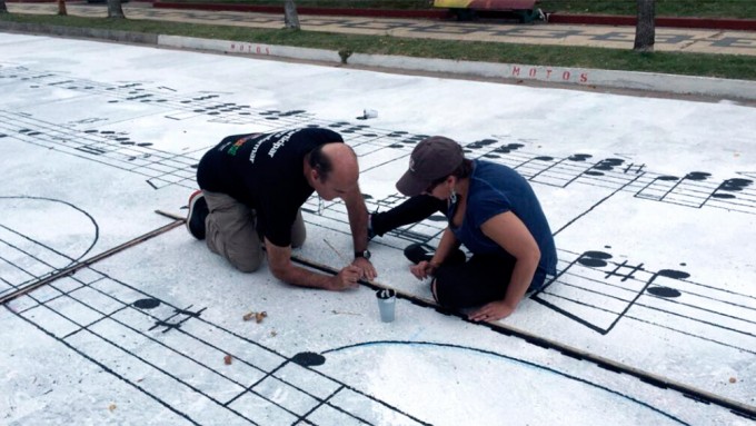 Pintaron una partitura de “La Cumparsita” en una calle uruguaya