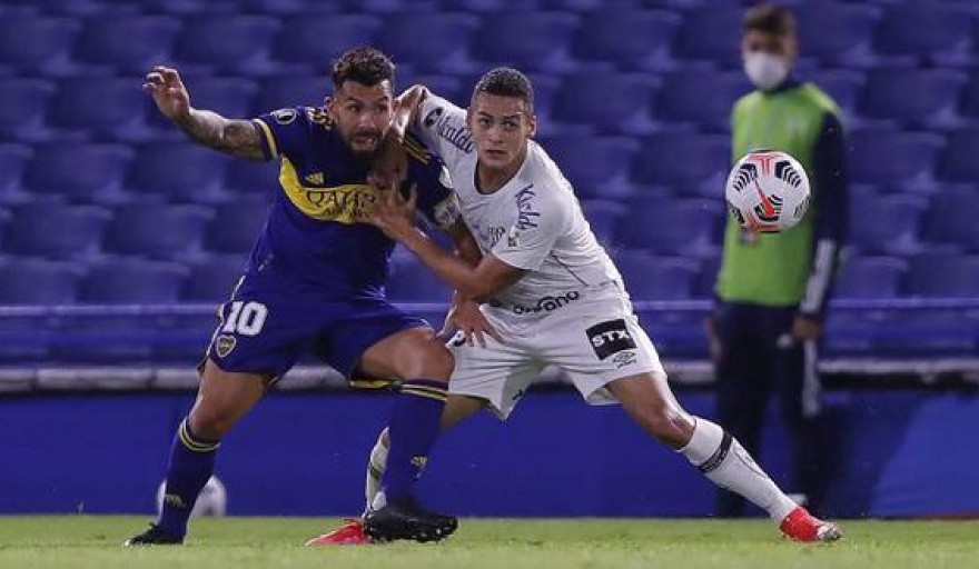 Boca visita a Santos en la semana previa a un nuevo Superclásico