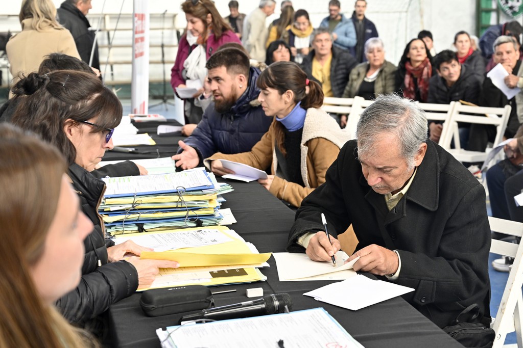 152 nuevas familias del Municipio de Tigre formalizaron la firma de sus escrituras