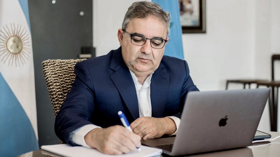 Raúl Jalil criticó a los gobernadores que no asistirán a la convocatoria del Gobierno