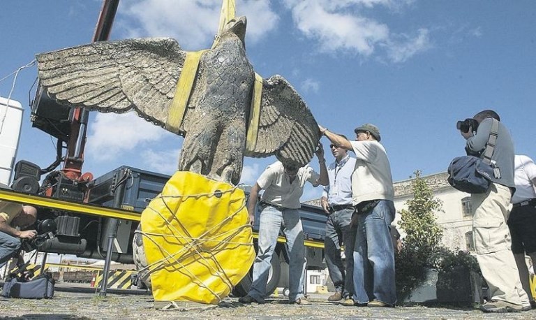 Uruguay debe decidir qué hacer con el águila y esvástica que ornamentaban al Graf Spee