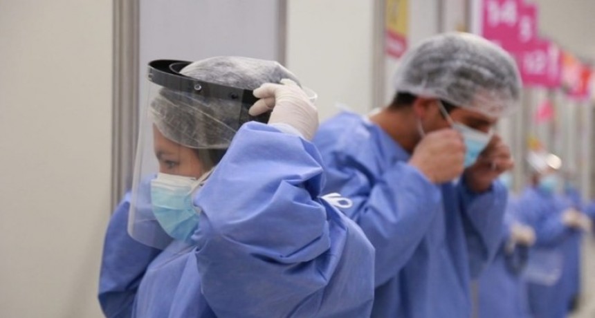  En Buenos Aires, el personal de salud vacunado y sin síntomas no deberá aislarse ante contacto estrecho 