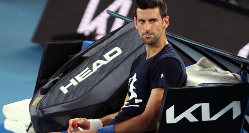 Djokovic fue traslalado al centro de detención de inmigrantes