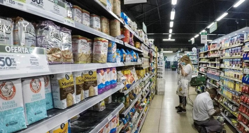 Las ventas en supermercados subieron 4,3% en noviembre y en los shoppings, 57,9%