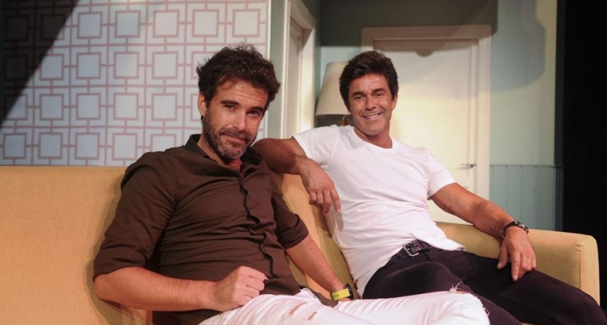 Nicolás Cabré vuelve a su rol de director en “Tom, Dick & Harry”