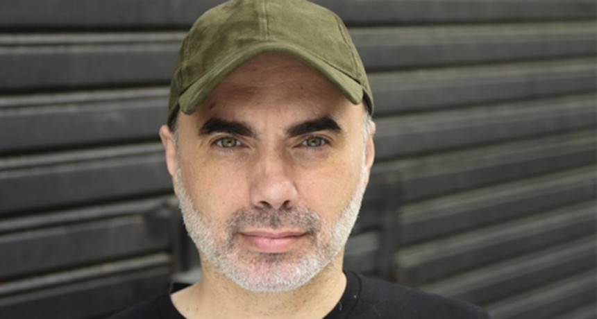 El multifacético Zambayonny llega a Mar del Plata con un show íntimo 