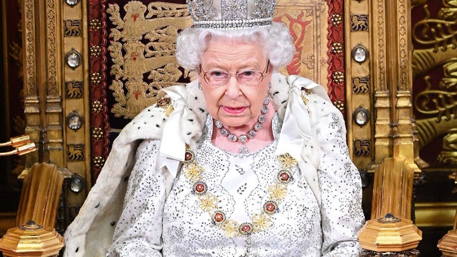 Isabel II, la Inquebrantable, celebra 70 años de reinado en el auge de su popularidad