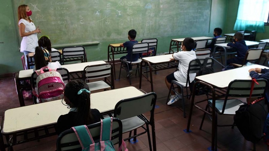 El Gobierno porteño acordó con docentes un aumento salarial de 40% y revisión en septiembre