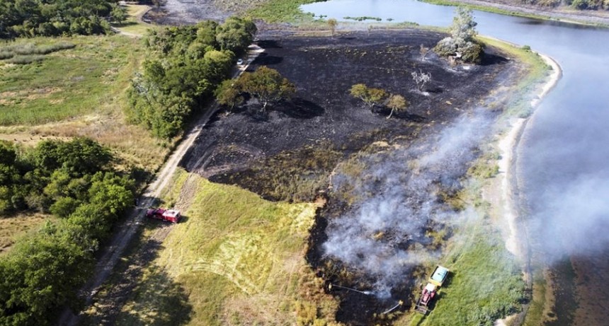  Nación despliega dos nuevos aviones hidrantes para contener los incendios 