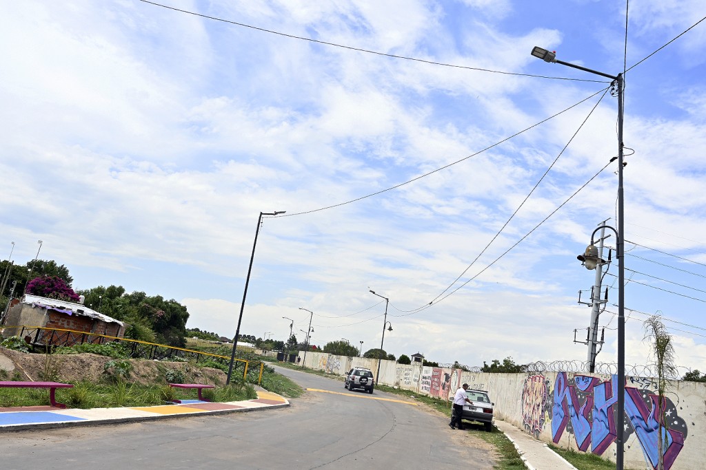 El Municipio de Tigre instaló luminarias LED y realizó tareas de limpieza en el barrio Las Tunas