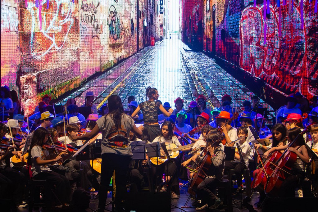 Carnaval toda la orquesta: homenaje a Los Fabulosos Cadillacs, por la Orquesta Escuela Juvenil de San Telmo
