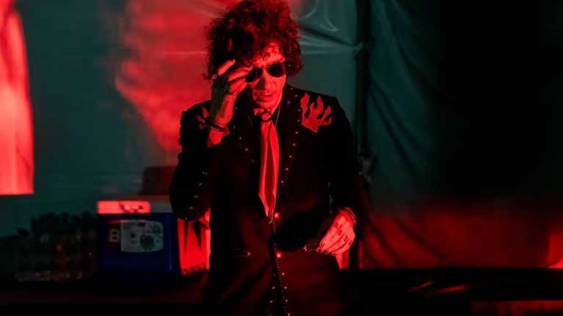 El rito vuelve a encenderse: Enrique Bunbury confirma su regreso con un show que promete historia