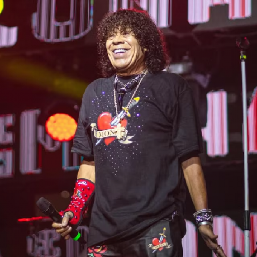 Alarma en Córdoba: La Mona Jiménez debió frenar su show por falta de aire