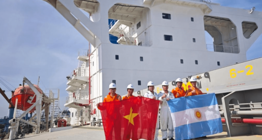 Argentina concretó la primera exportación de harina de soja certificada como “responsable”