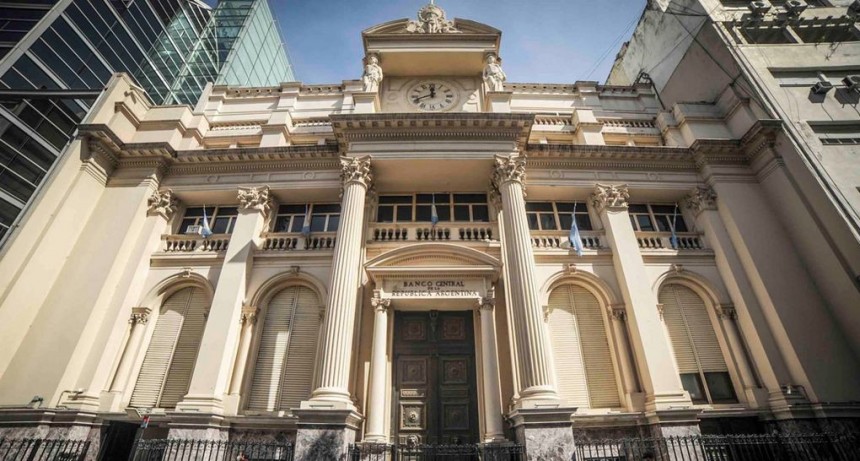  El Banco Central subió 200 puntos básicos su tasa de política monetaria hasta el 44,5% 