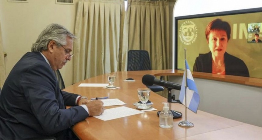 Fernández afirmó que Macri tomó una deuda con el FMI a 