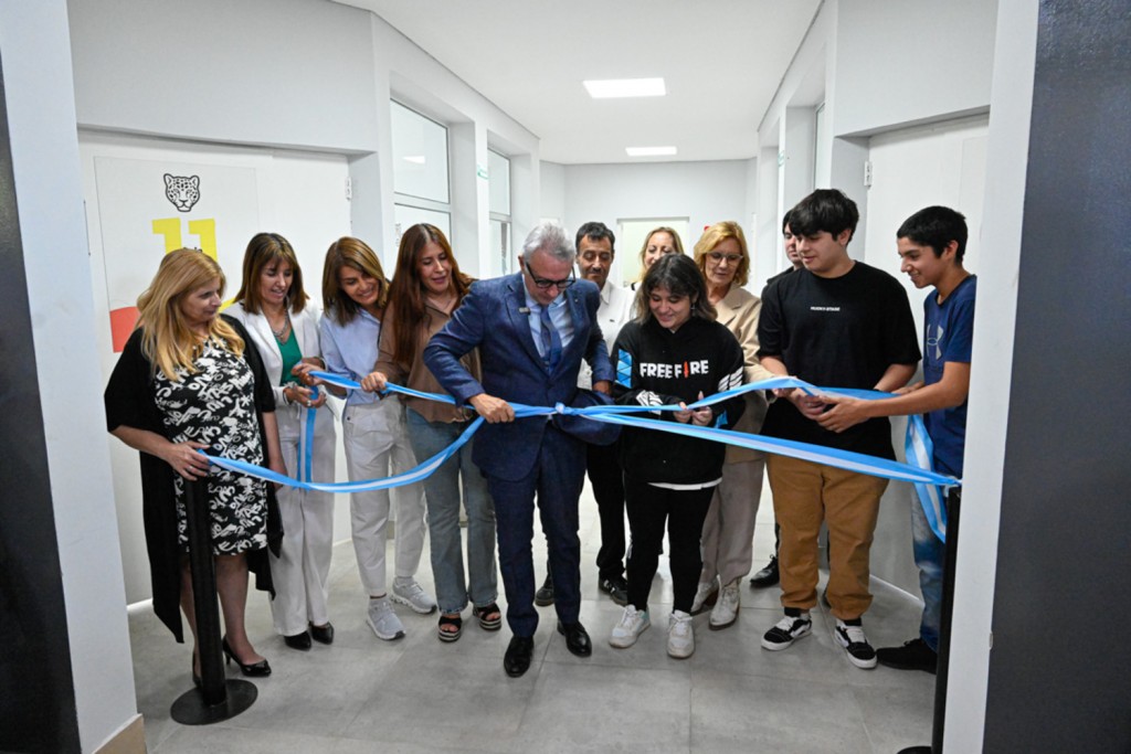 Infraestructura escolar: Julio Zamora inauguró la puesta en valor de la Escuela Secundaria N° 32 de Benavídez