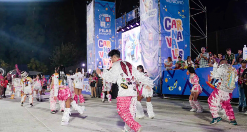 Achával compartió junto a vecinos el inicio de los carnavales