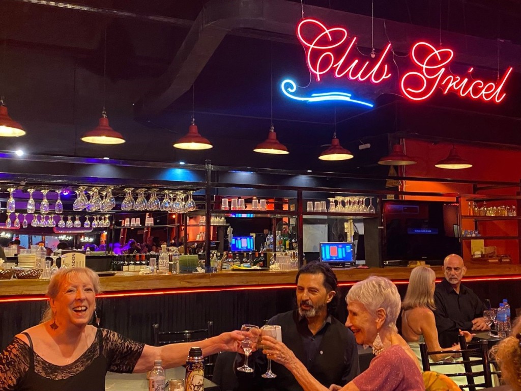 Extranjeros que eligieron Buenos Aires por amor al tango y comenzaron una nueva vida