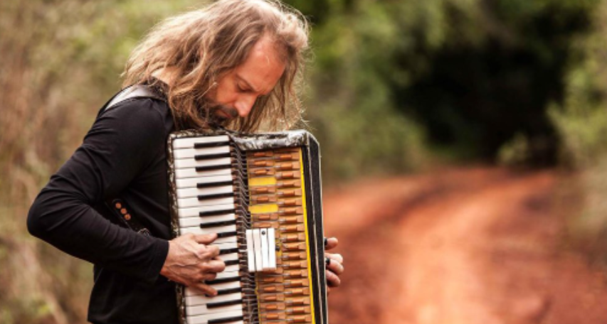 El Chango Spasiuk presenta &ldquo;Mundo&rdquo;, un espect&aacute;culo que recorre su vida musical