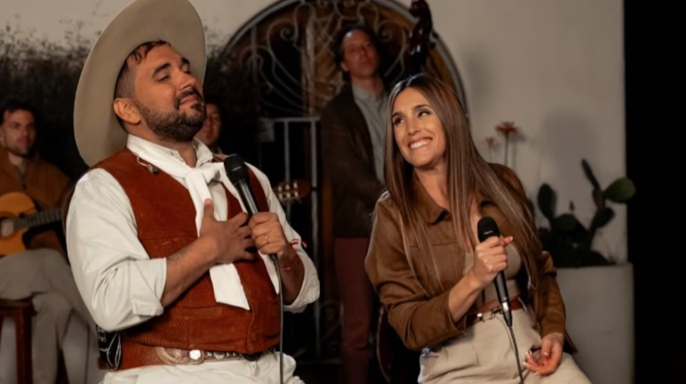 Soledad Pastorutti emociona con una nueva versi&oacute;n de &ldquo;Hoja en blanco&rdquo; junto a L&aacute;zaro Caballero en su proyecto Casa Sole