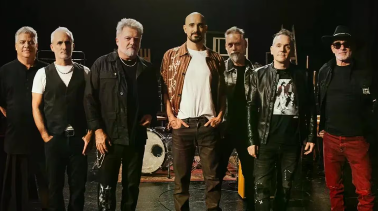 Abel Pintos sorprendi&oacute; con un proyecto fuera del folklore y celebr&oacute; una colaboraci&oacute;n