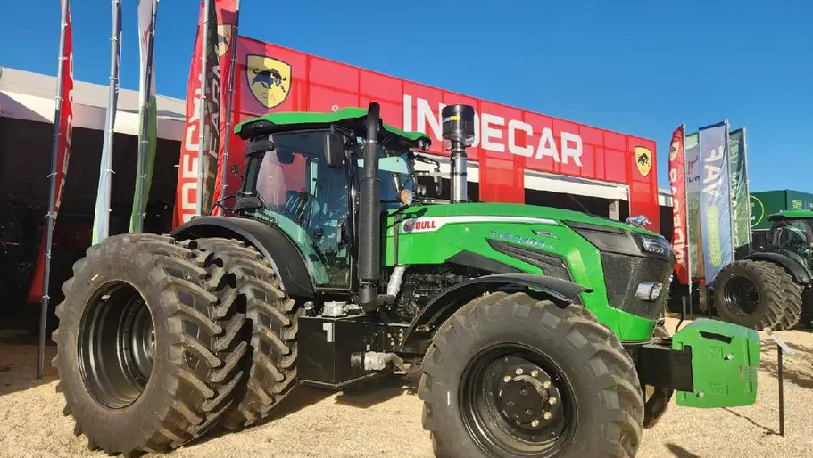El bolsillo agr&iacute;cola, agujereado: se necesita el doble de granos para un tractor nuevo