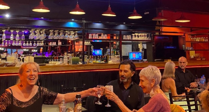 Extranjeros que eligieron Buenos Aires por amor al tango y comenzaron una nueva vida