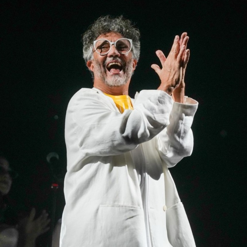 Fito P&aacute;ez hace historia en Rosario con concierto gratuito que reuni&oacute; a cientos de miles