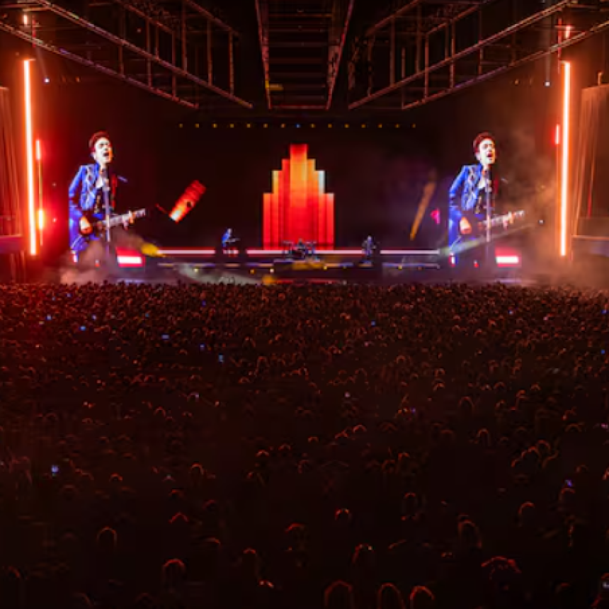 Soda Stereo volvi&oacute; con &ldquo;Ecos&rdquo; y sorprendi&oacute; con un Cerati recreado en escena