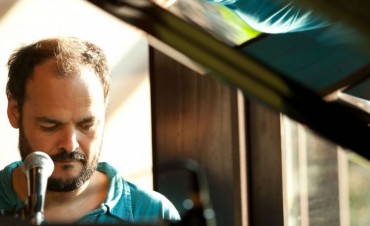 El piano del “Negro” Aguirre se multiplica en tres noches en Vinilo