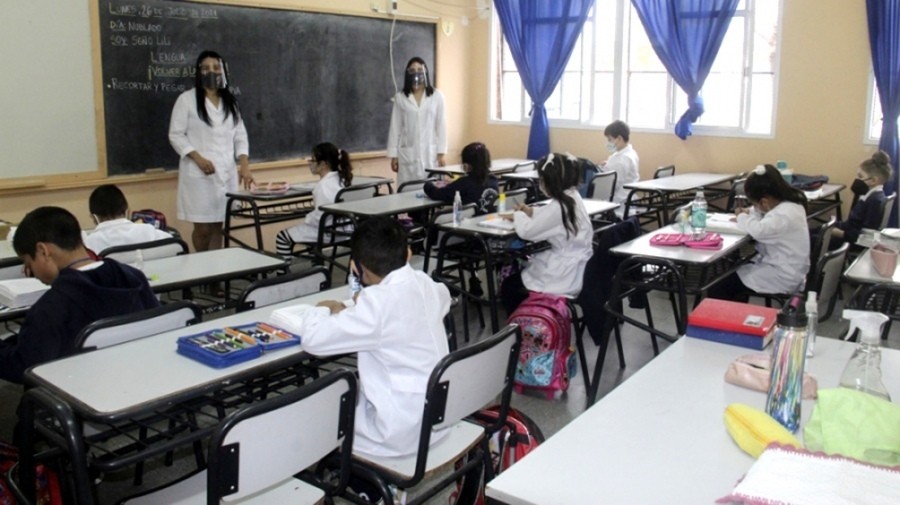  El proyecto de extensión de una hora diaria de clases recibe apoyos de las provincias 