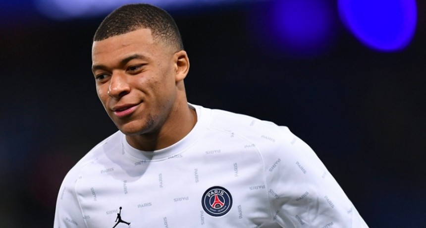En el PSG son optimistas para que Mbappé siga en el club otros dos años