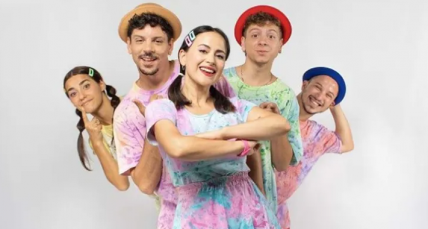 Pequeño Pez presenta Arriba las manos! Esto es un juego! 