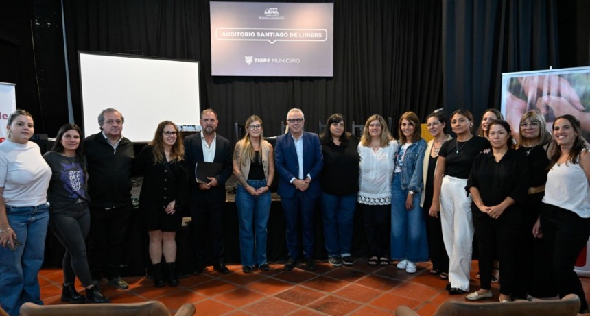 Julio Zamora en el lanzamiento de 