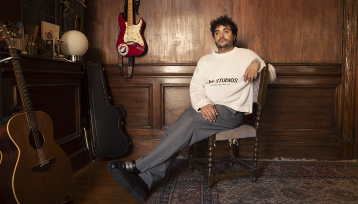 Homero Taisen Pettinato present&oacute; su debut &ldquo;Tri&aacute;ngulo Uno&rdquo; con identidad propia