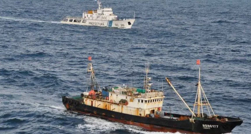 Avance contra la pesca ilegal: sancionaron a un buque extranjero en aguas argentinas