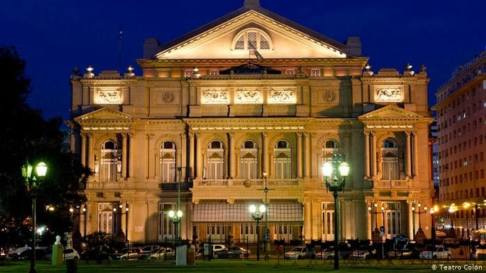 El inmenso Teatro Colón de Buenos Aires cumple 113 años de vida