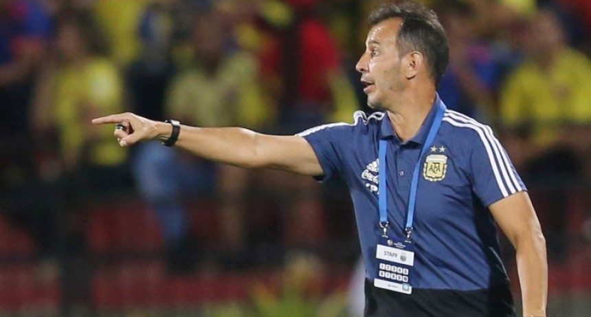 Batista eligió a nueve futbolistas mayores para la nómina preliminar de 50