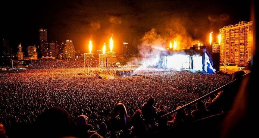 Metallica hizo saltar a más de 60 mil personas en el Campo Argentino de Polo