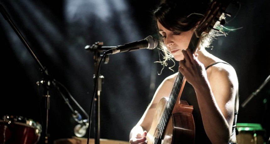 Mujerío regresa a escena con una edición especial de música y poesía en el CCC