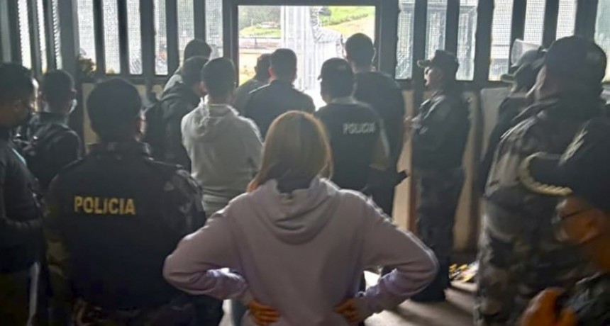Al menos 43 muertos en un motín en una cárcel de Ecuador