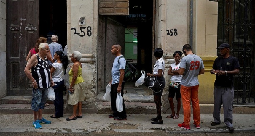  EEUU flexibilizó el envío de dinero y los viajes a Cuba 