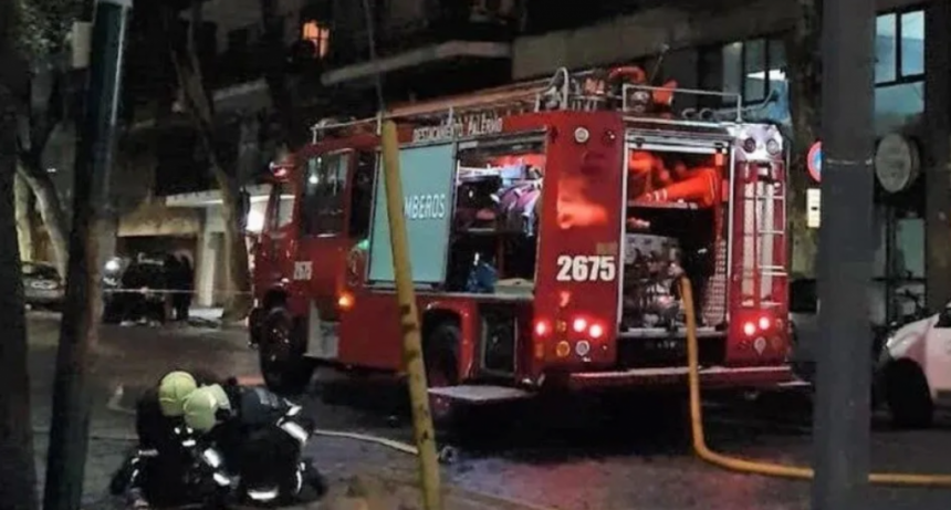 Incendio en un edificio de Belgrano: un muerto y tres heridos, entre ellos, Felipe Pettinato