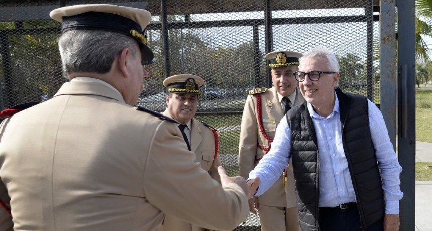 A 43 años del fallecimiento del Cabo Segundo Jorge López, Julio Zamora encabezó un acto conmemorativo junto a la comunidad educativa