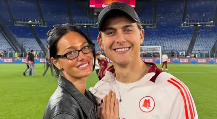 Oriana Sabatini y Paulo Dybala vivieron un emotivo momento junto a Gia en el estadio de la Roma