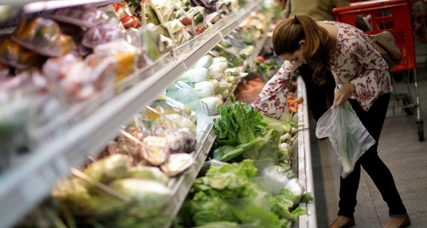 Precios cuidados vs ingresos descuidados: la brecha campo-góndola toca un pico