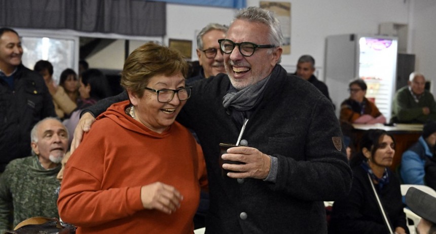 A puro disfrute, vecinas y vecinos vivieron una nueva edición del ciclo “Domingos de peña”