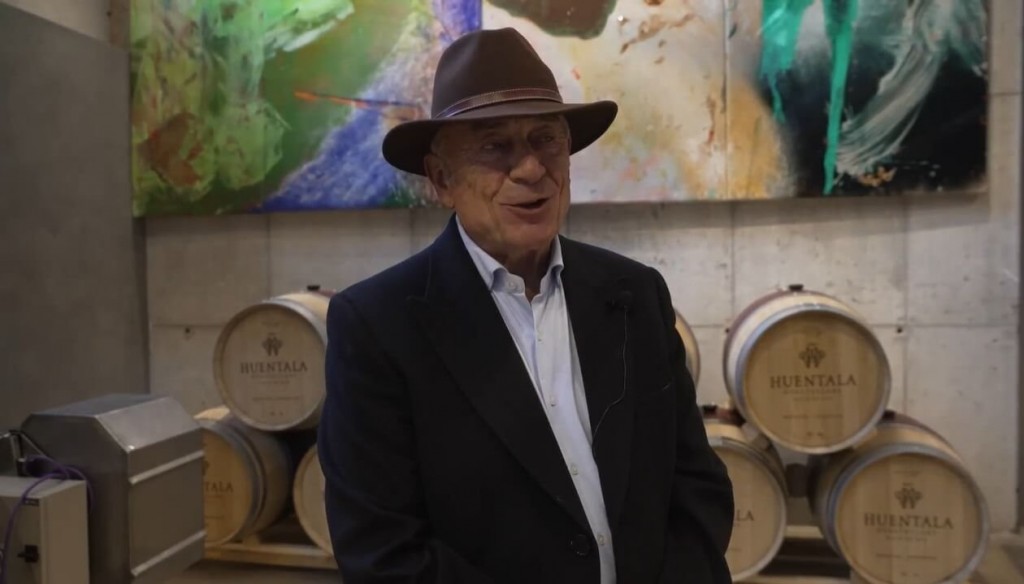 Julio, el creador de vinos premiados en el mundo que construyó un refugio para el arte de Mendoza