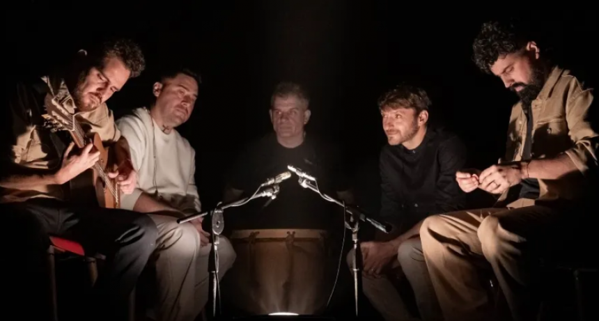 Ahyre se presentó en el Teatro Coliseo